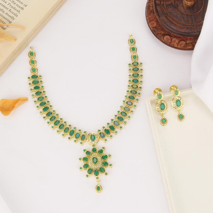 Thishya Short Necklace Set