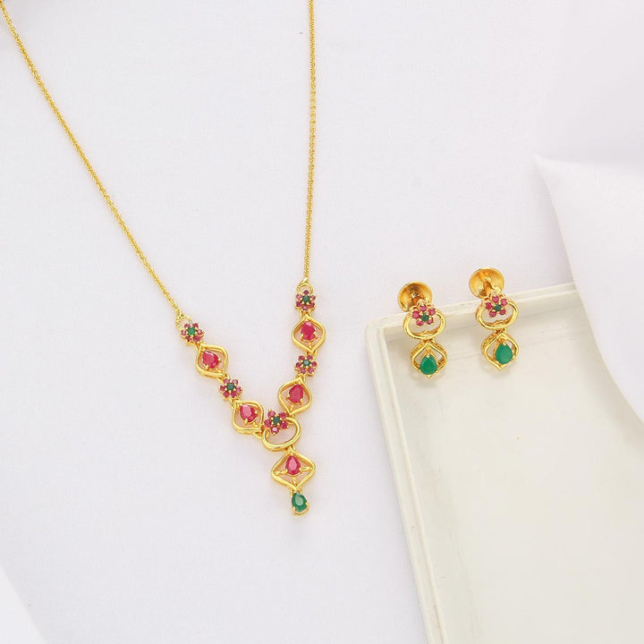 Yaajira Long Necklace Set