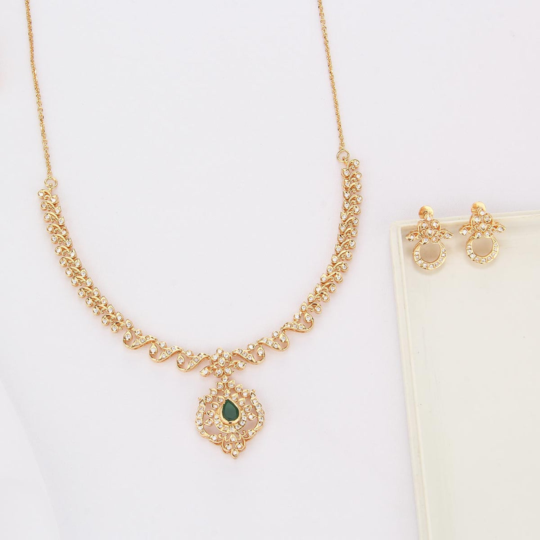 Sparkling Charm Short Necklace Set