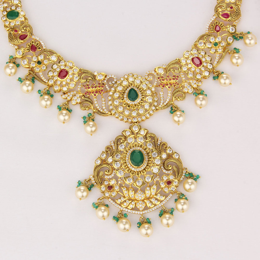 Dhanviya Short Necklace