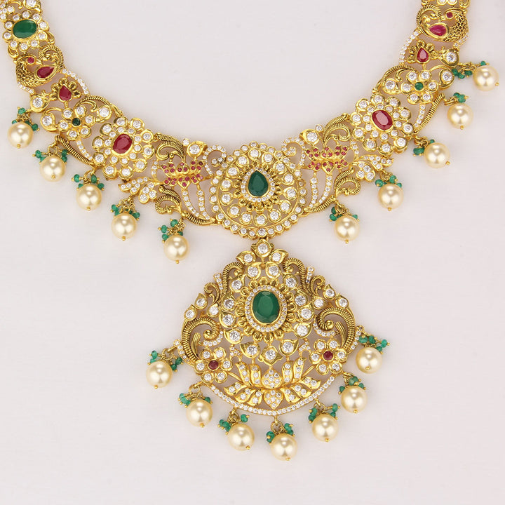 Dhanviya Short Necklace