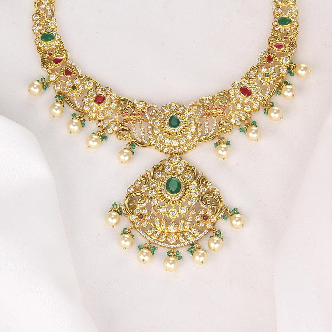 Dhanviya Short Necklace