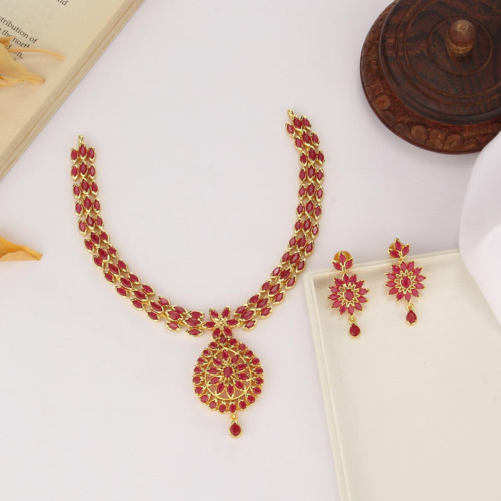 Janvi Short Necklace Set