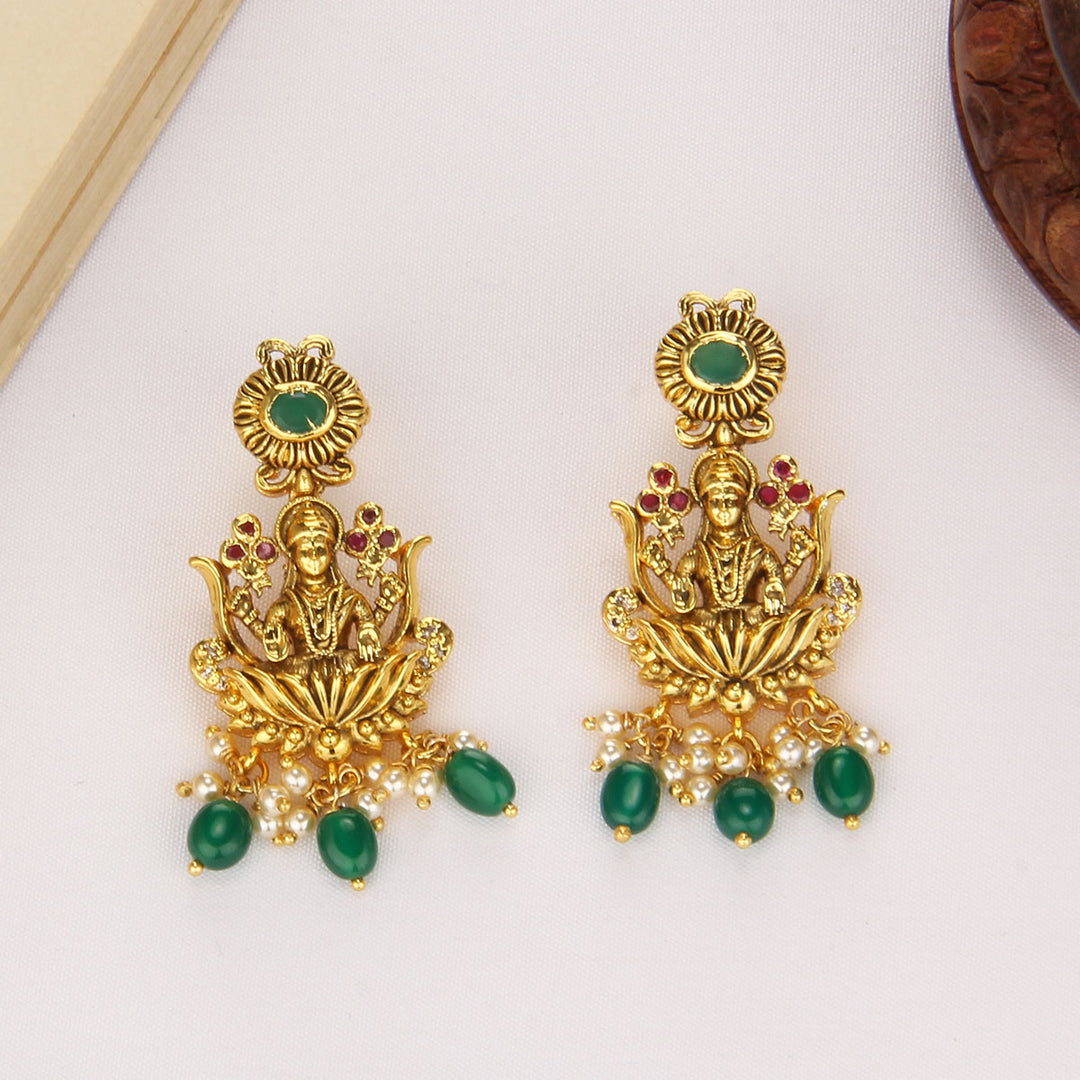 Janani Short Necklace Set