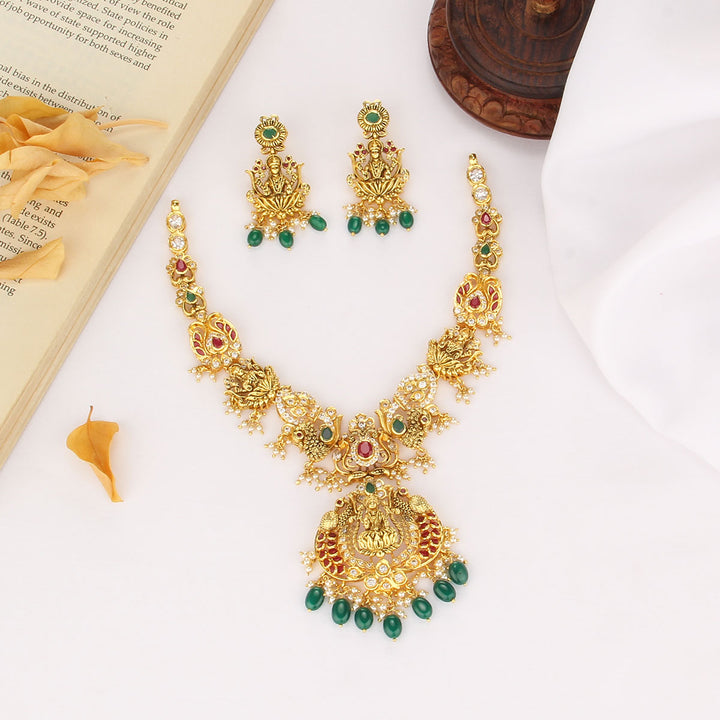 Janani Short Necklace Set