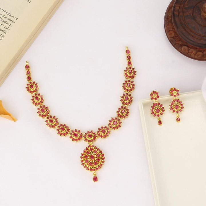 Fabulous Short Necklace Set