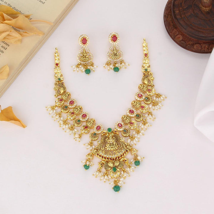 Anagha Short Necklace Set