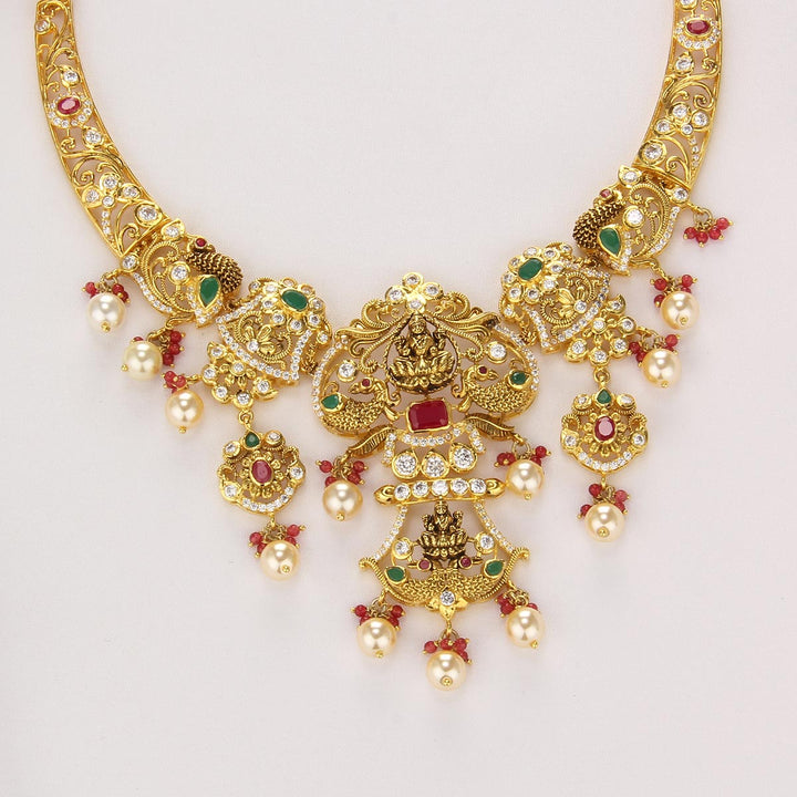 Gorgeous Look Short Necklace