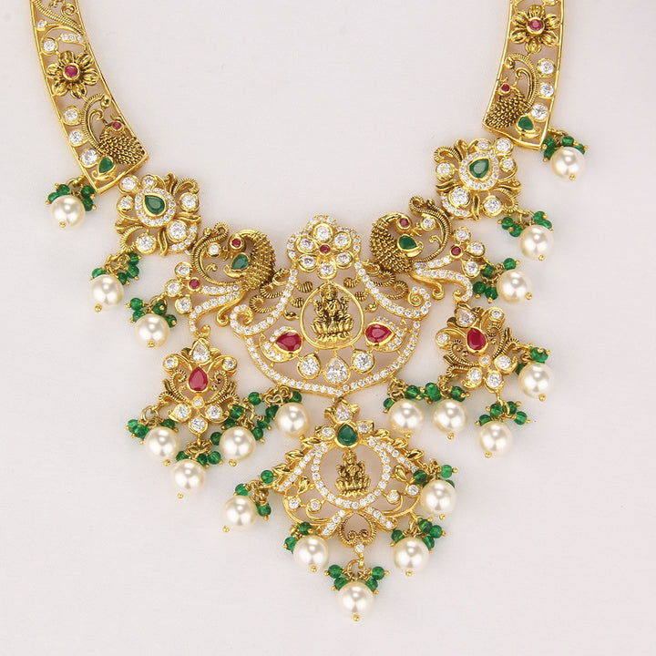 Yamithra Short Necklace