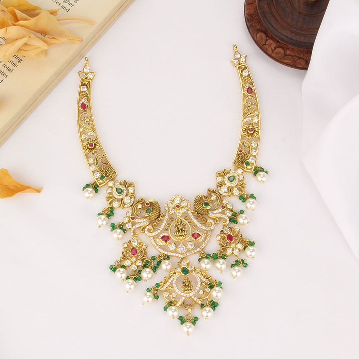 Yamithra Short Necklace