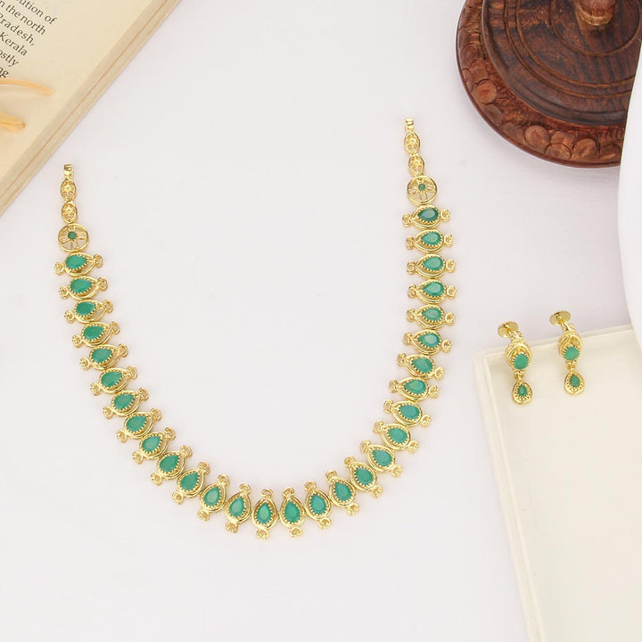 Yamithra Short Necklace Set
