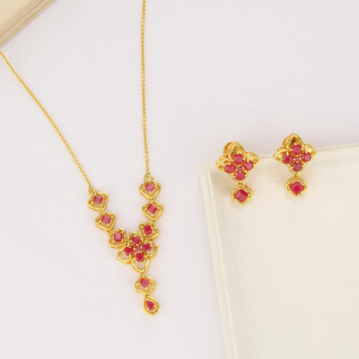 Faethikha Short Necklace Set