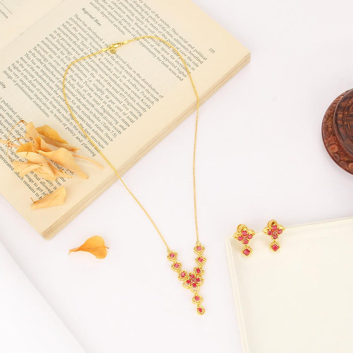 Faethikha Short Necklace Set