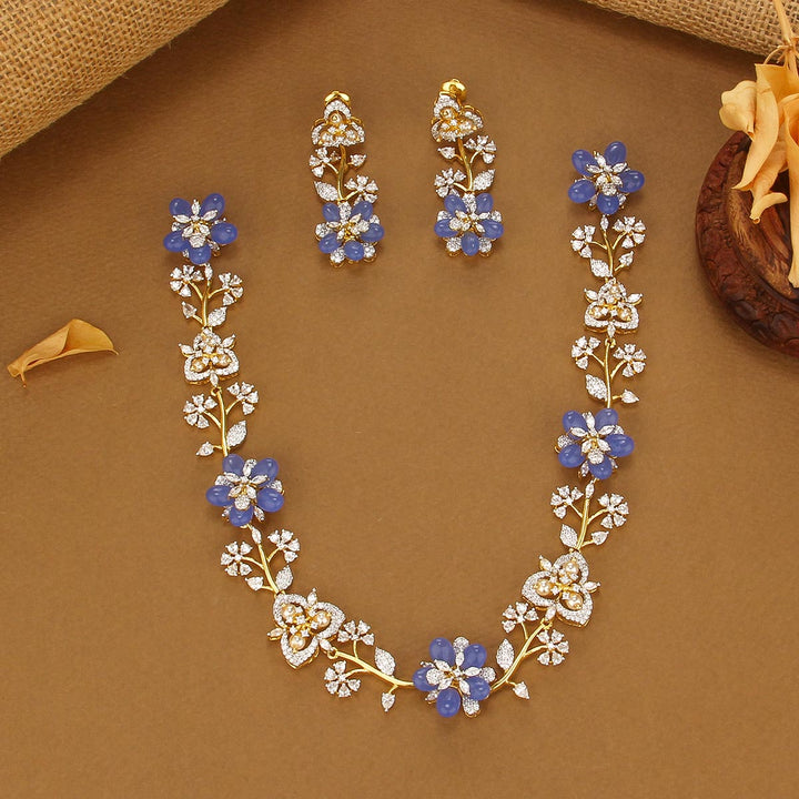 Chic Avikam Short Necklace Set