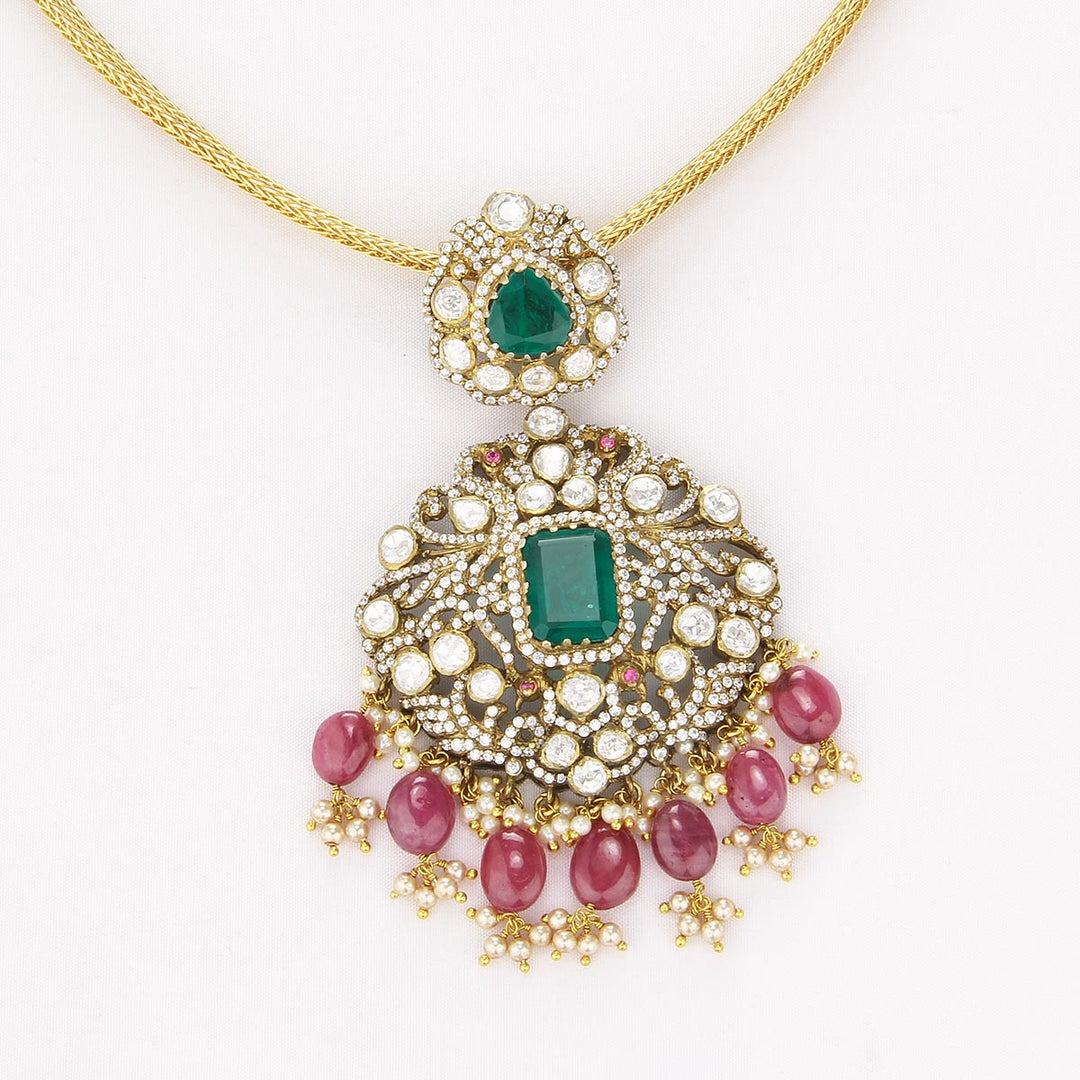 Attractive Victorian Long Necklace set