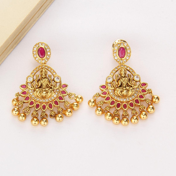 Traditional Short Necklace Set