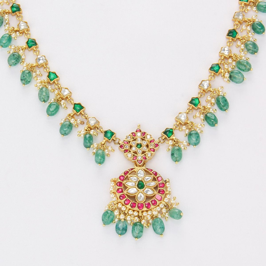 Bhanvika Kundan Short Necklace
