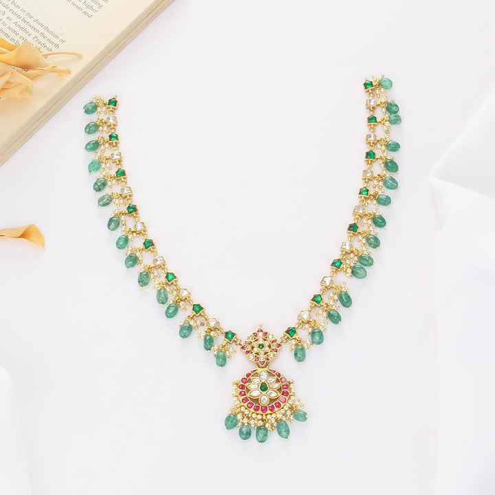 Bhanvika Kundan Short Necklace