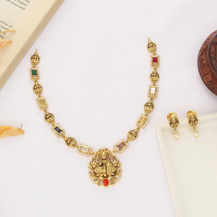 Glowing Short Necklace Set