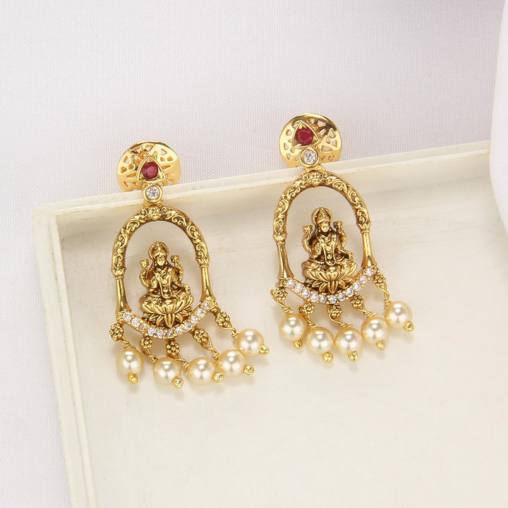 Timeless Glow Short Necklace Set