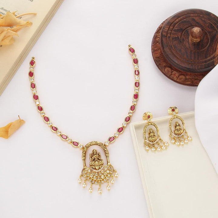 Timeless Glow Short Necklace Set