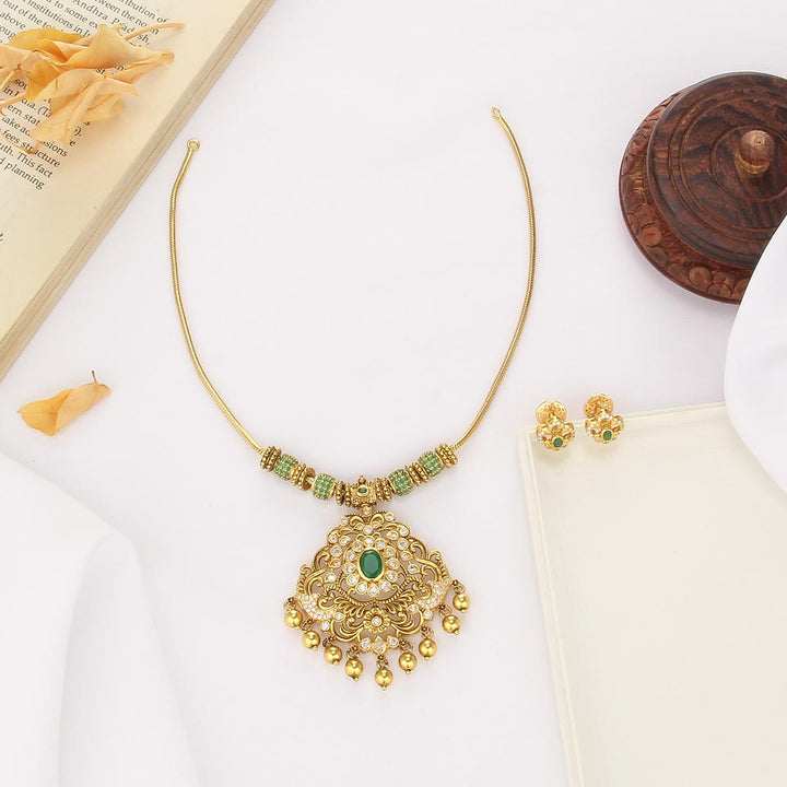 Rakshina Short Necklace Set