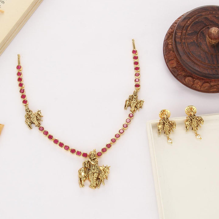 Unique Designed Short Necklace Set