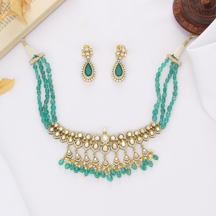 Attractive Choker Set