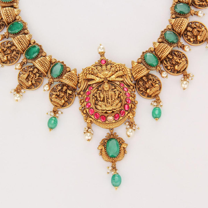 Unique Designed Short Necklace