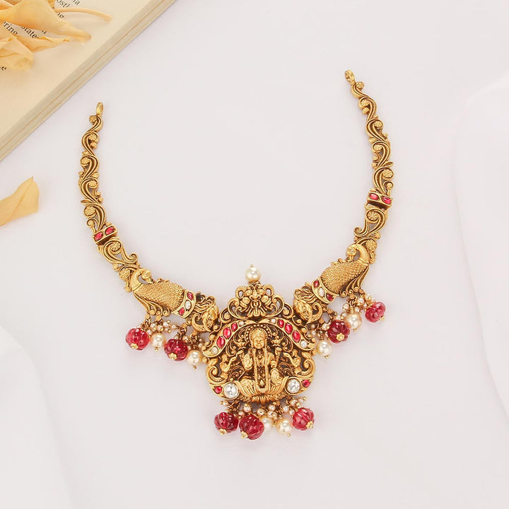 Gorgeous Look Short Necklace