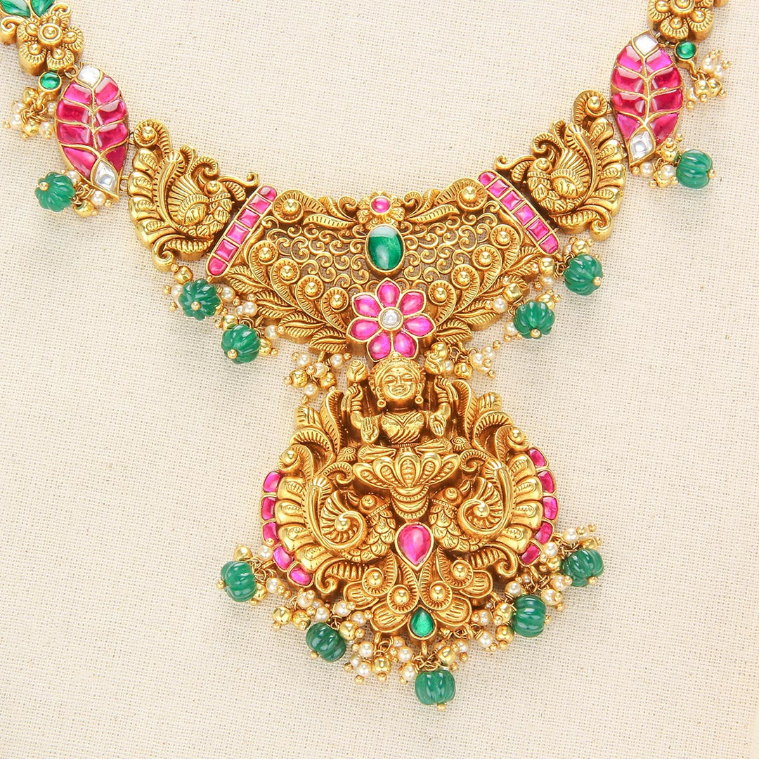 Timeless Elegance Short Necklace Set