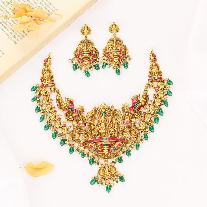 Saevika Nagas Short Necklace Set