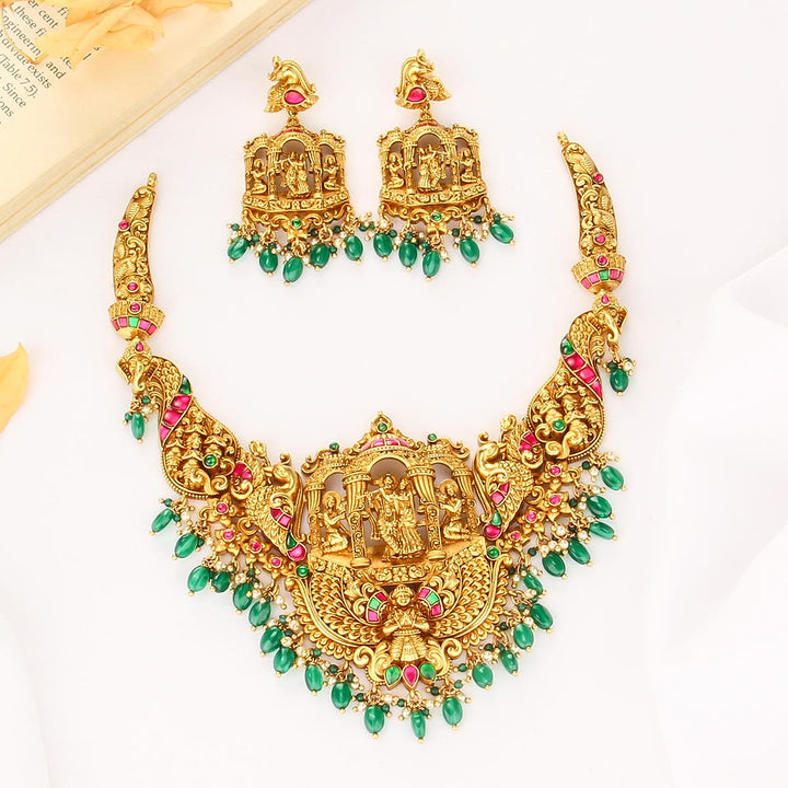 Yamika Nagas Short Necklace Set