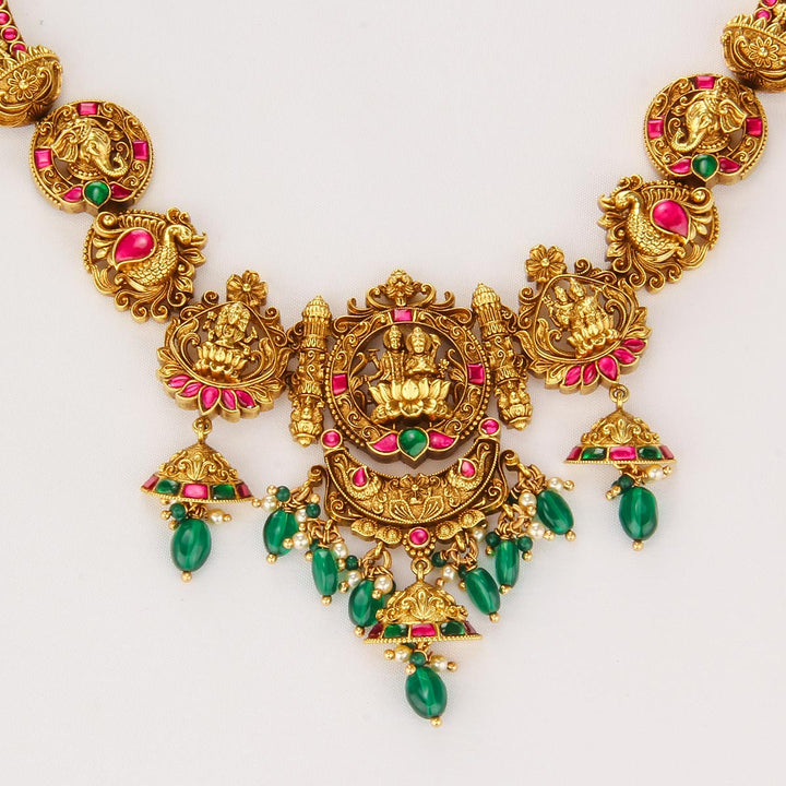 Akalya Nagas Short Necklace Set