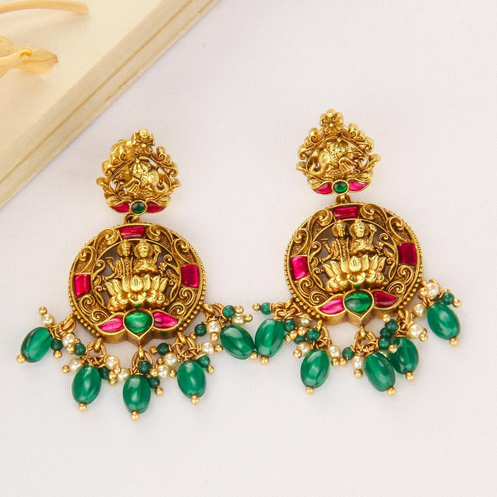 Akalya Nagas Short Necklace Set