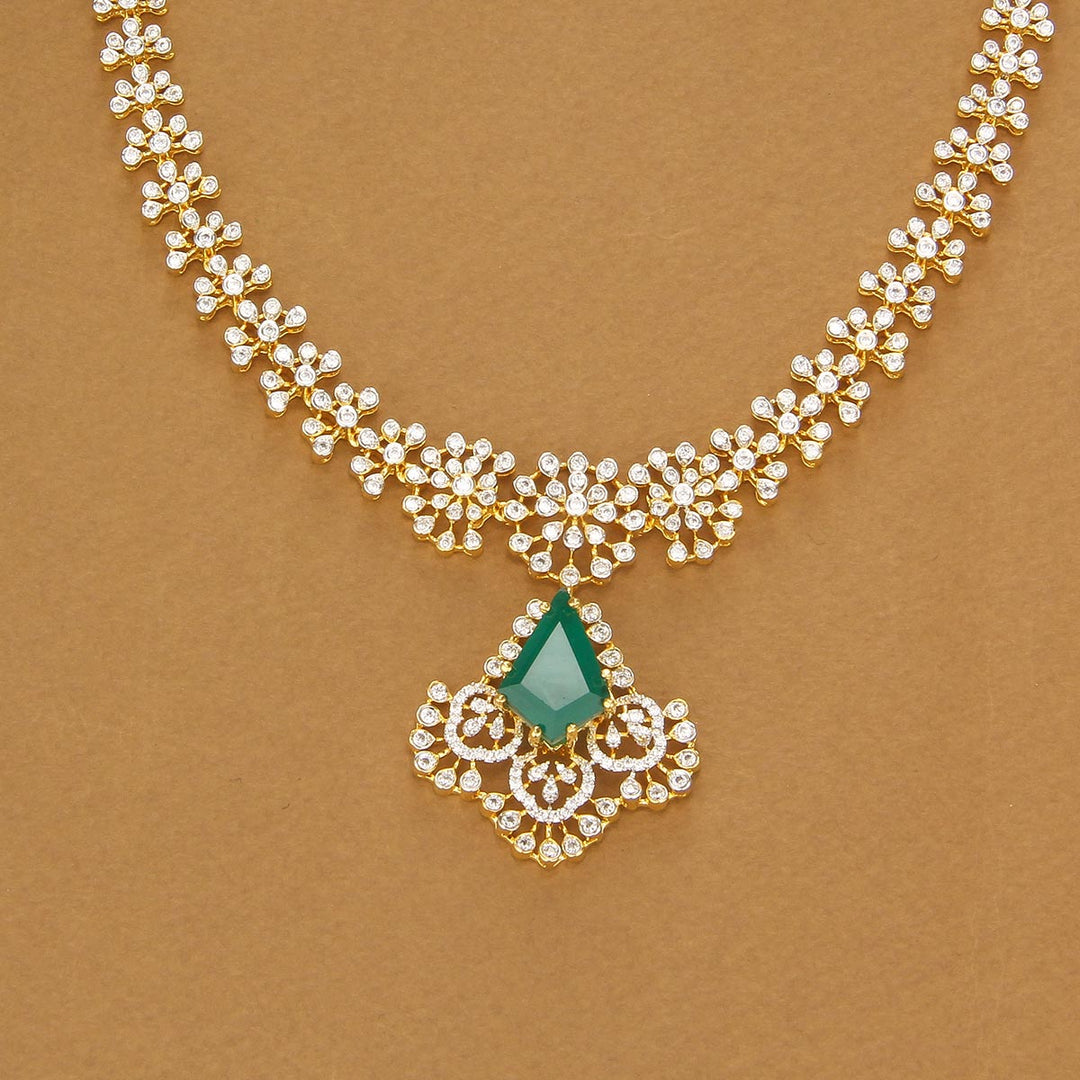 Chic & Trendy Short Necklace Set