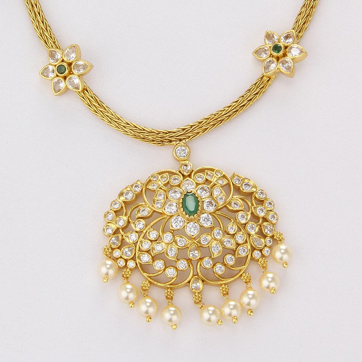 Abina Short Necklace Set