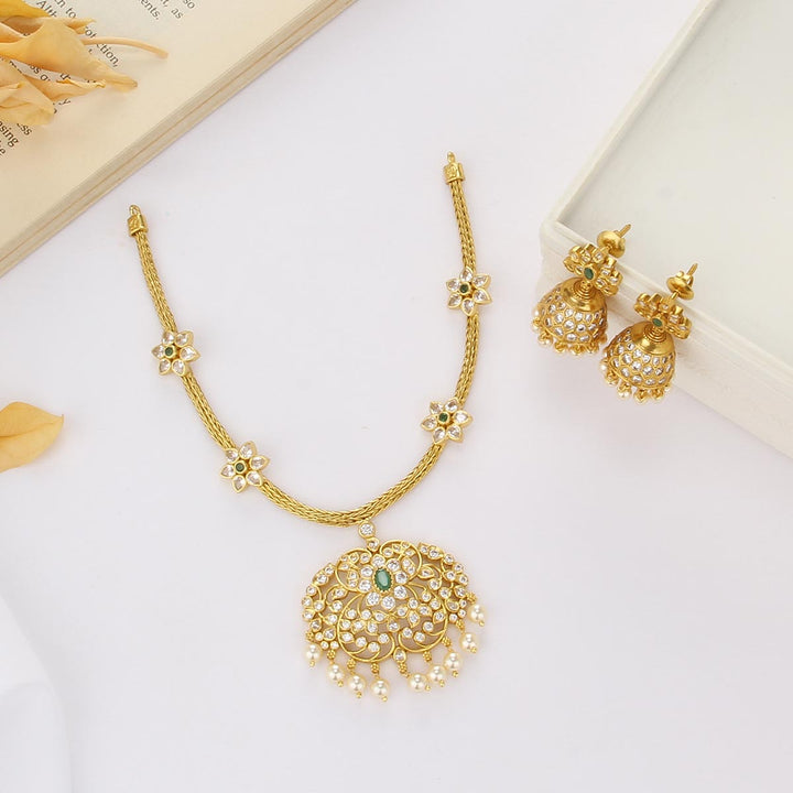 Abina Short Necklace Set