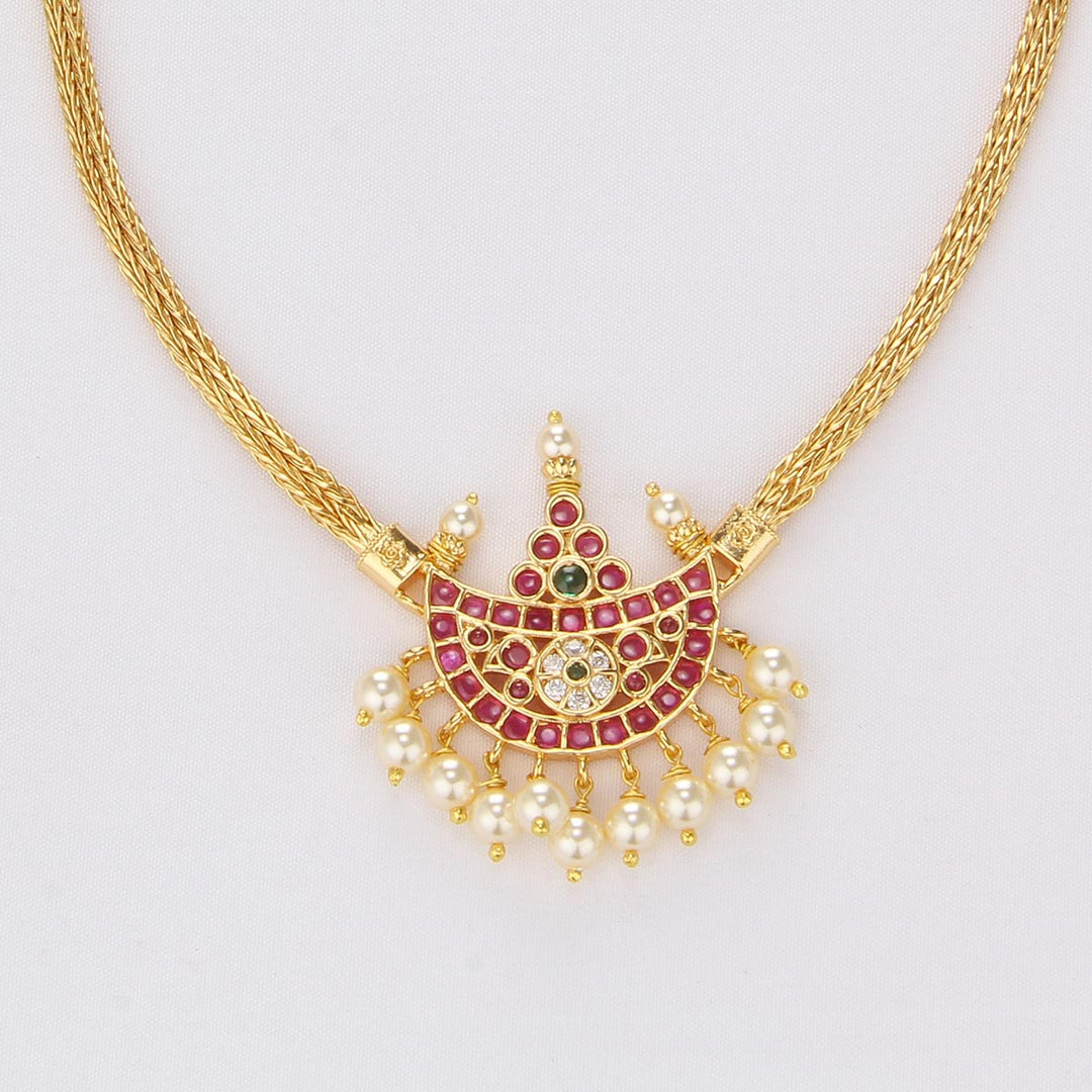 Jashvi Short Necklace Set