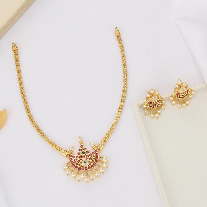 Jashvi Short Necklace Set