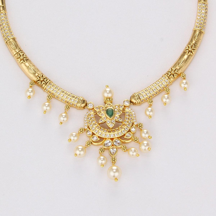 Yarani Short Necklace Set