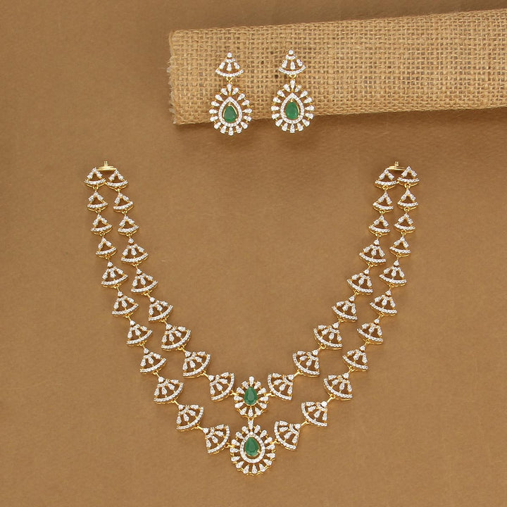 Chic & Glow Avikam Short Necklace Set