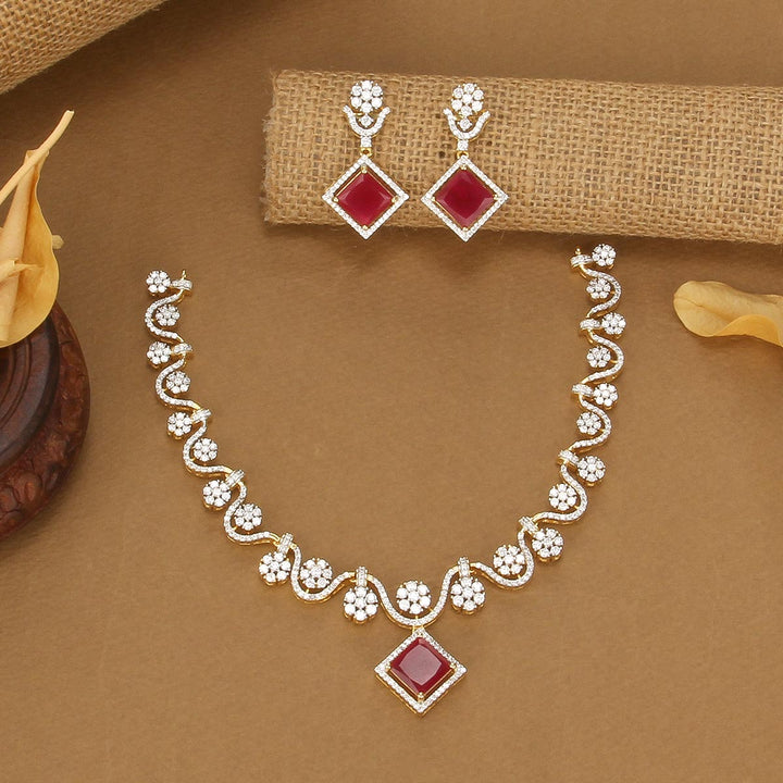 Sparkling Avikam Short Necklace Set