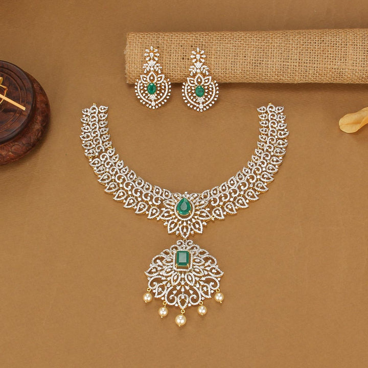 Iconic Grace Short Necklace Set