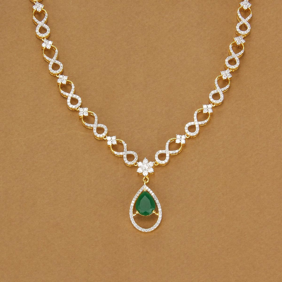 Beauteous Short Necklace Set