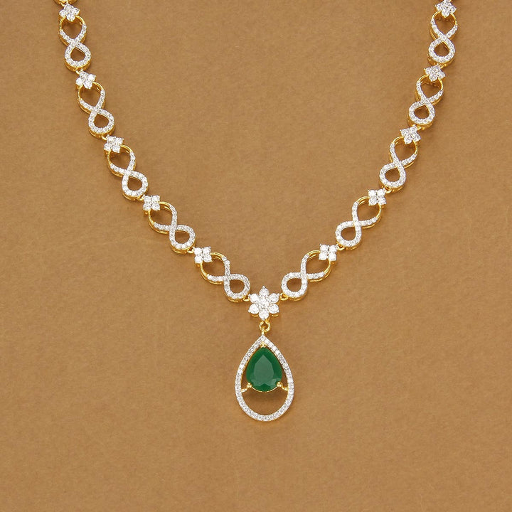 Beauteous Short Necklace Set