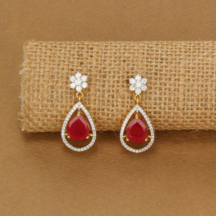 Beauteous Short Necklace Set