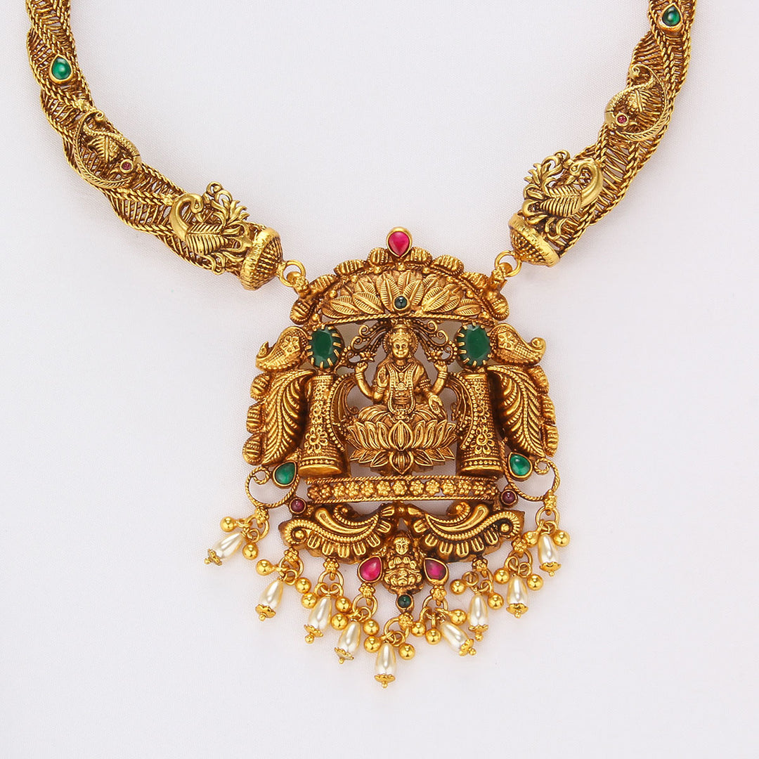 Veylan Nagas Short Necklace