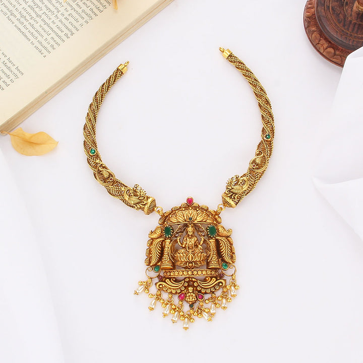 Veylan Nagas Short Necklace