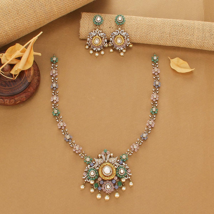Splendid Avikam Short Necklace Set